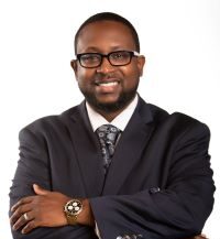 Derrick's Pro Headshot1